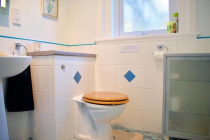 2 Bedroom House with Views of Arthurs Seat - image 6