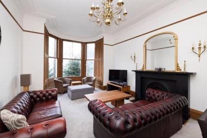 ALTIDO 5 Bedroom Apt near Meadows and George Square