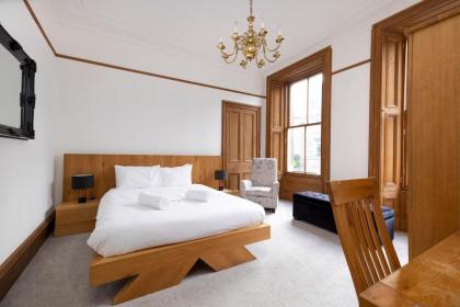 ALTIDO 5 Bedroom Apt near Meadows and George Square - image 12