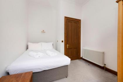 ALTIDO 5 Bedroom Apt near Meadows and George Square - image 13