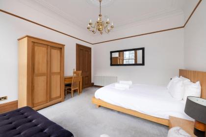 ALTIDO 5 Bedroom Apt near Meadows and George Square - image 19