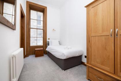 ALTIDO 5 Bedroom Apt near Meadows and George Square - image 20
