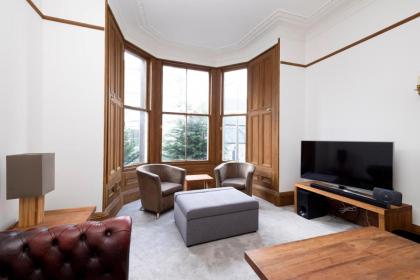 ALTIDO 5 Bedroom Apt near Meadows and George Square - image 4