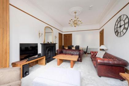 ALTIDO 5 Bedroom Apt near Meadows and George Square - image 5