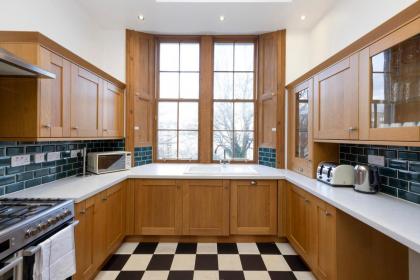 ALTIDO 5 Bedroom Apt near Meadows and George Square - image 9