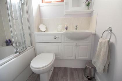 South Groathill - Lovely 2 bed with Castle View - image 4