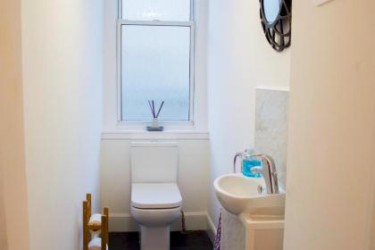 1 Bedroom Fountainbridge Flat - image 2