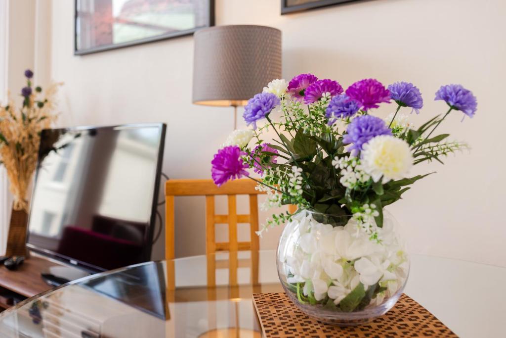 Cozy 2 Bedroom Apartment at Heart of the Edinburgh - image 5