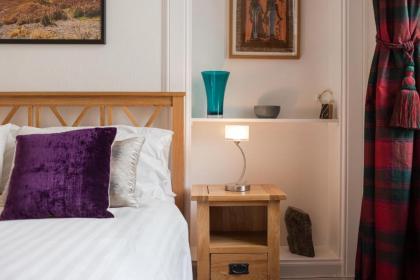 Cozy 2 Bedroom Apartment at Heart of the Edinburgh - image 7