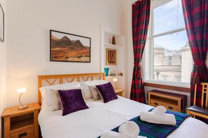 Cozy 2 Bedroom Apartment at Heart of the Edinburgh - image 9