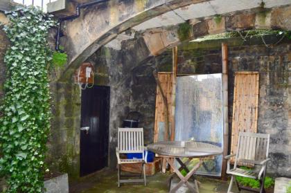 3 Bedroom Home With Garden Near Edinburgh New Town - image 13