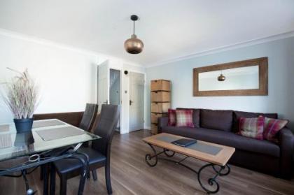 Holyrood Skyline Apartment - image 12