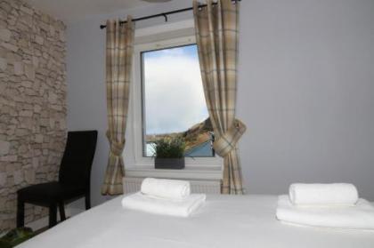 Holyrood Skyline Apartment - image 18