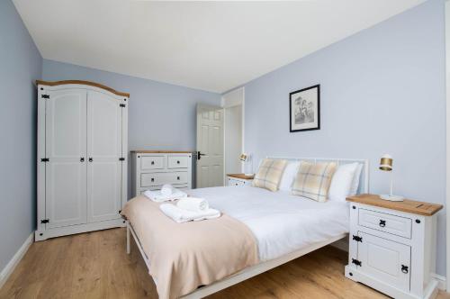 Holyrood Skyline Apartment - image 7