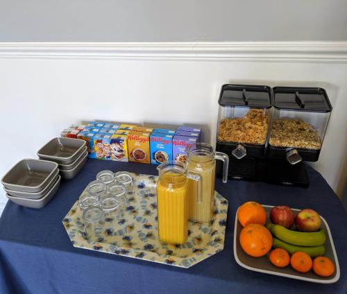 Falcon Crest Guest House - image 5