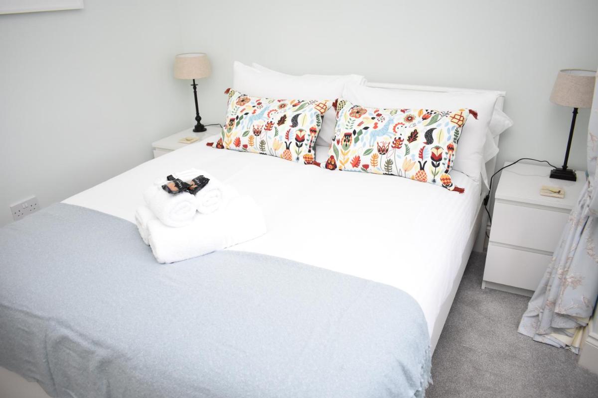 Bernard St - Bright and spacious 1 bed apartment at the Shore! - image 4