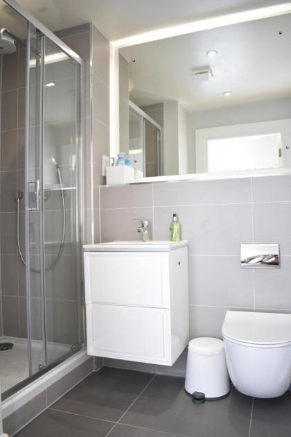 Bernard St - Bright and spacious 1 bed apartment at the Shore! - image 6