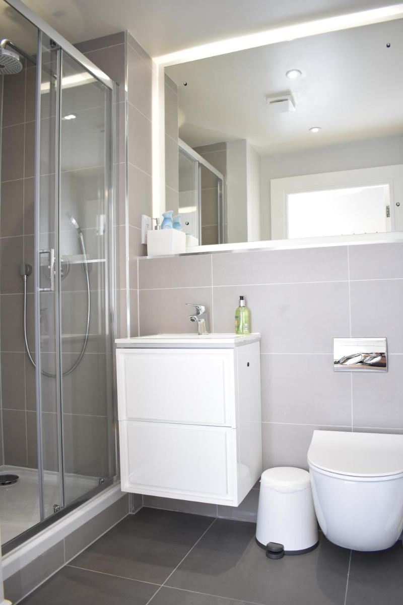 Bernard St - Bright and spacious 1 bed apartment at the Shore! - image 6