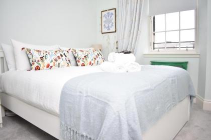Bernard St - Bright and spacious 1 bed apartment at the Shore! - image 7