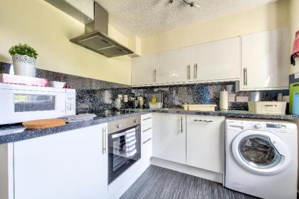 Stunning Studio Apartment with Castle Views! - image 3
