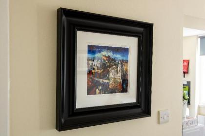 Stunning Studio Apartment with Castle Views! - image 5