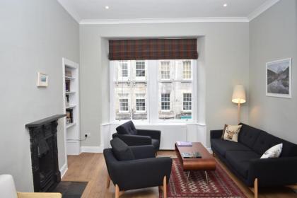 High Street - modern Scandi design apartment in the heart of the old town! - image 15