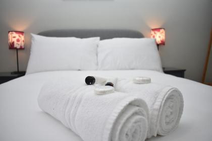 High Street - modern Scandi design apartment in the heart of the old town! - image 23