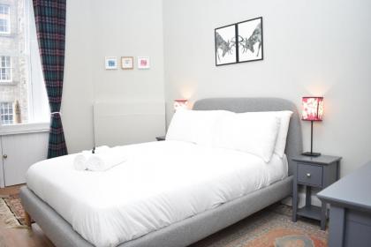High Street - modern Scandi design apartment in the heart of the old town! - image 24