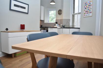 High Street - modern Scandi design apartment in the heart of the old town! - image 26