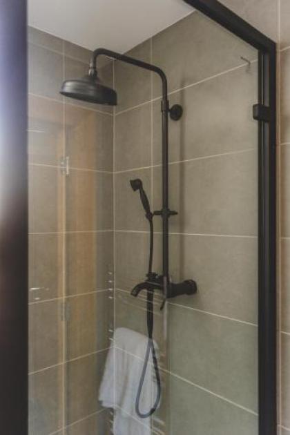 MONO Suites Old Town - image 5