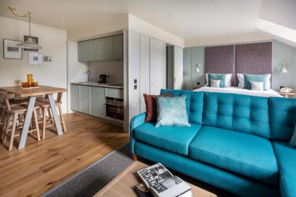 Cheval Abbey Strand Apartments at Holyrood - image 9