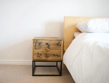 Modern And Charming 2 Bedroom Old Town Apartment - image 9