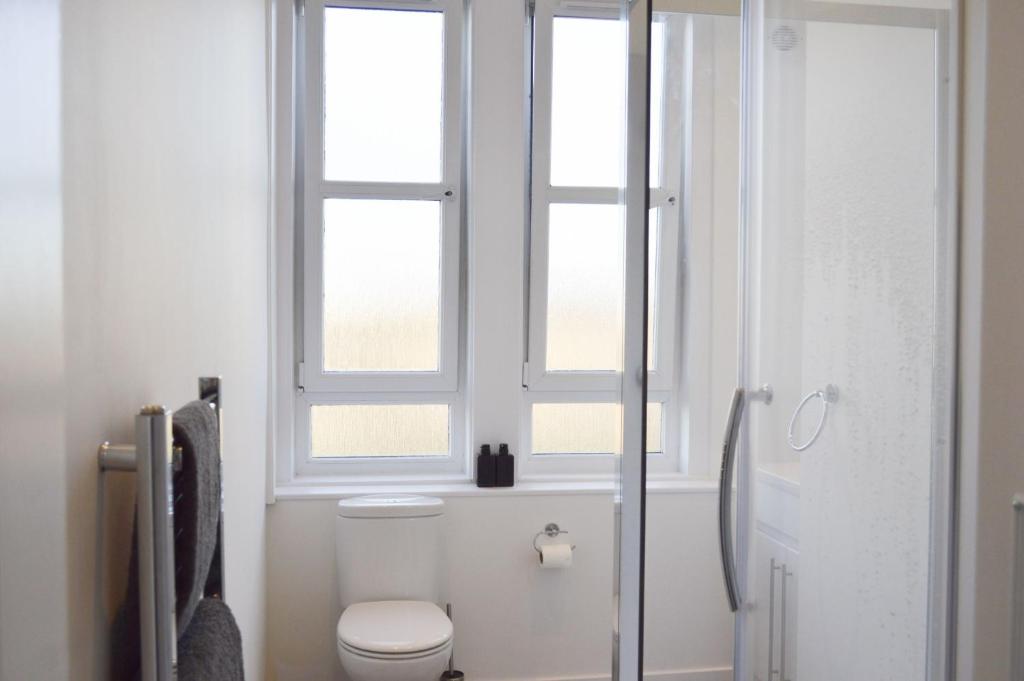 Modern 1 Bedroom Flat In the Heart of Edinburgh - image 4