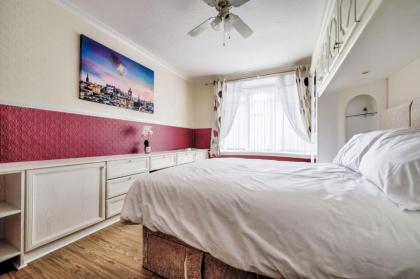 Pilton Avenue House - image 20