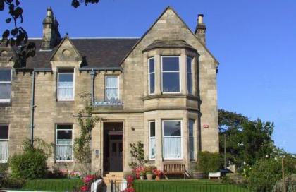 Straven Guesthouse - image 1