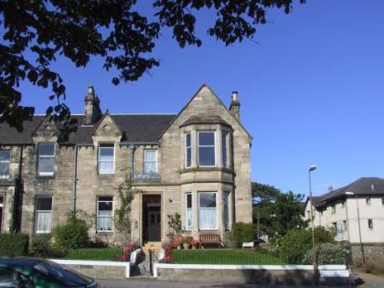 Straven Guesthouse - image 2