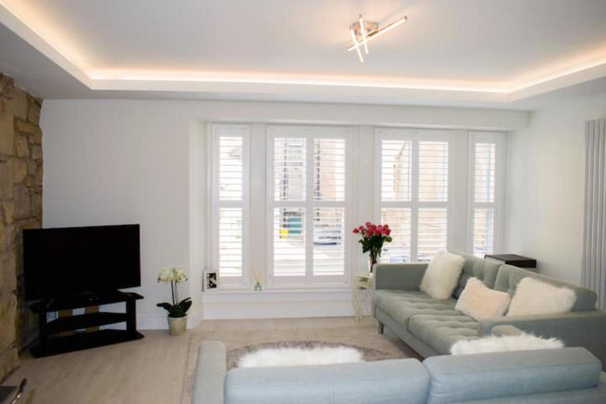 Bright 1 Bedroom City Centre Home with Historic Twist - image 6
