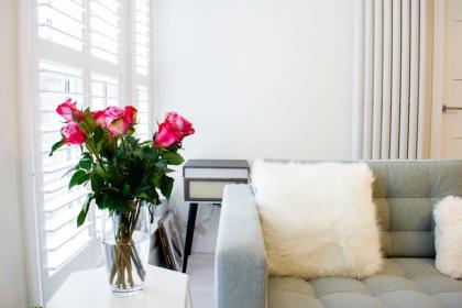 Bright 1 Bedroom City Centre Home with Historic Twist - image 9
