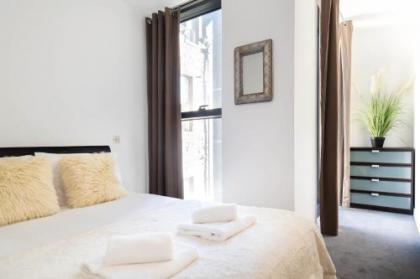 Quartermile Central Apartment - image 12
