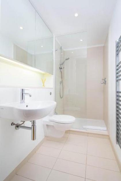 Quartermile Central Apartment - image 16
