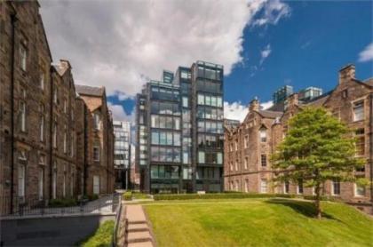 Quartermile Central Apartment - image 2