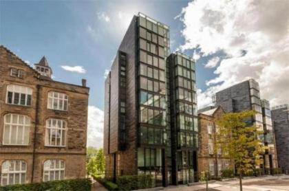 Quartermile Central Apartment - image 3