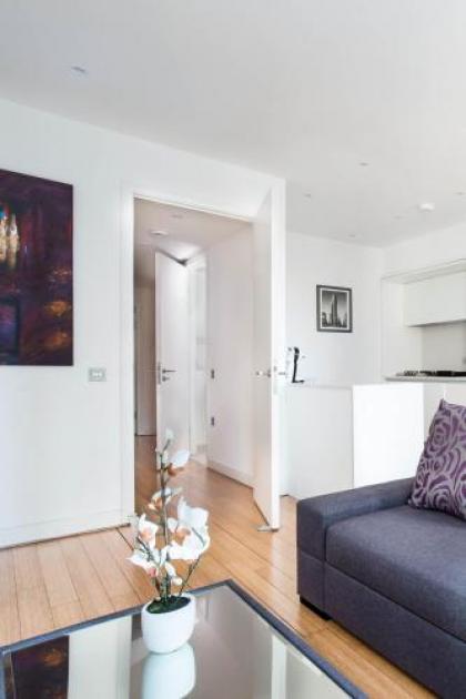 Quartermile Central Apartment - image 8