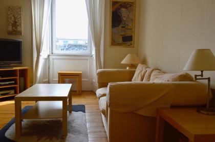 Central and Homely One Bedroom Flat - image 5