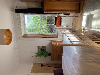 Lovely Flat near City Centre garden  FREE parking - image 4