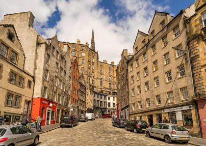 2BR Grassmarket Apartment with Castle View - image 20