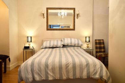 Comfortable 2 Bedroom Apartment On Historic Rose Street - image 15