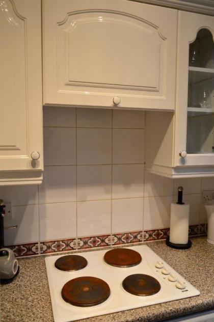 Comfortable 2 Bedroom Apartment On Historic Rose Street - image 7