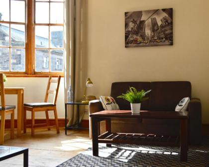 Bright 1 Bedroom in Leith - image 5