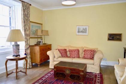 1 Bedroom Thistle Street Apartment - image 4